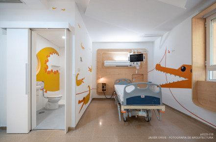 Reforma y rehabilitación de la planta de oncología infantil. Hospital Virgen del Rocío, Sevilla
