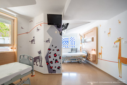 Reforma y rehabilitación de la planta de oncología infantil. Hospital Virgen del Rocío, Sevilla